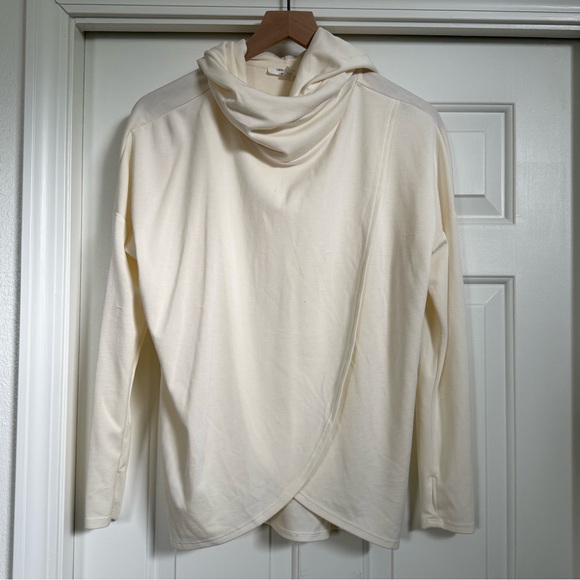 Cable & Gauge Tops - Cable & Gauge Wrap Top with Hood / Cream